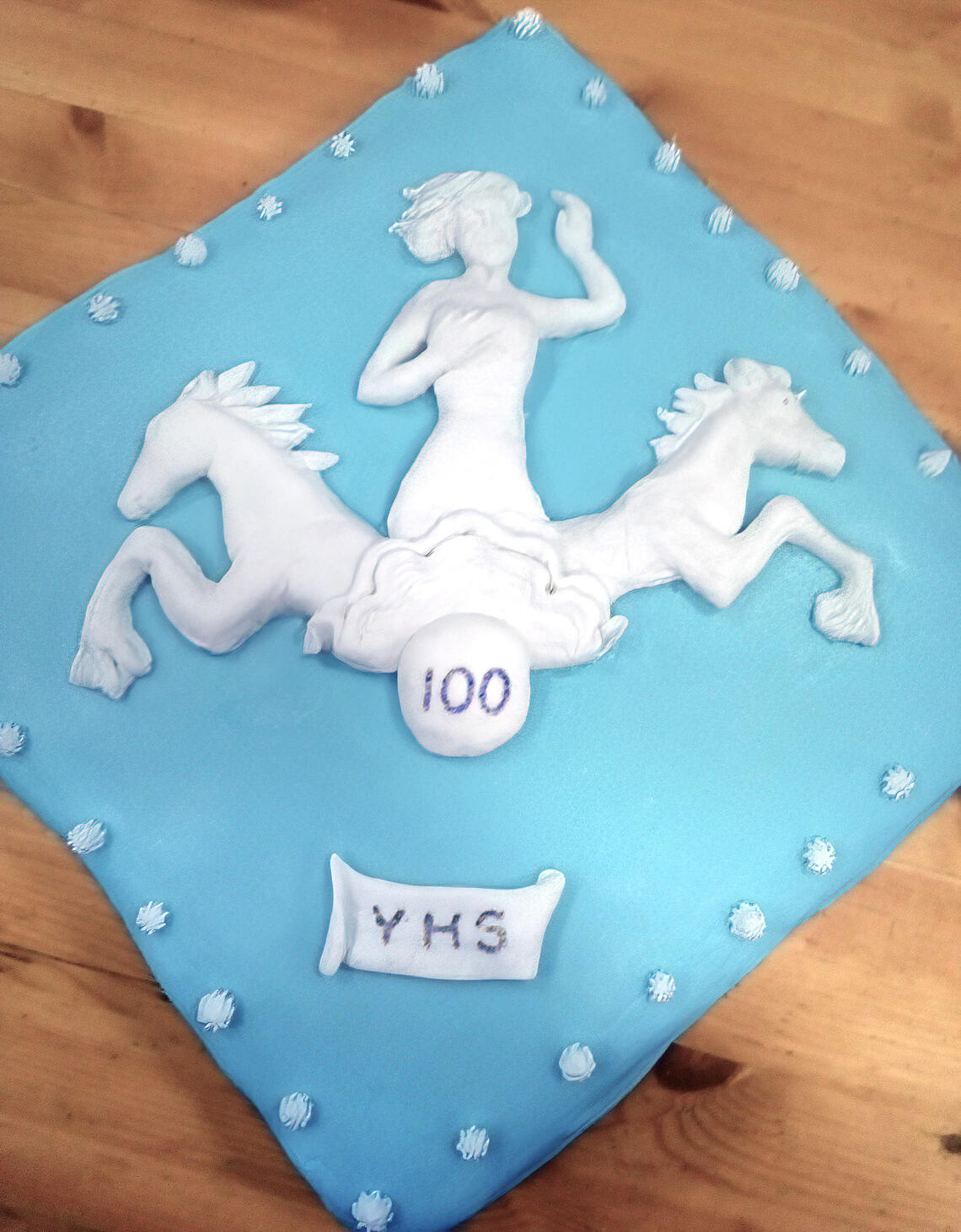 100 yr York House cake celebration